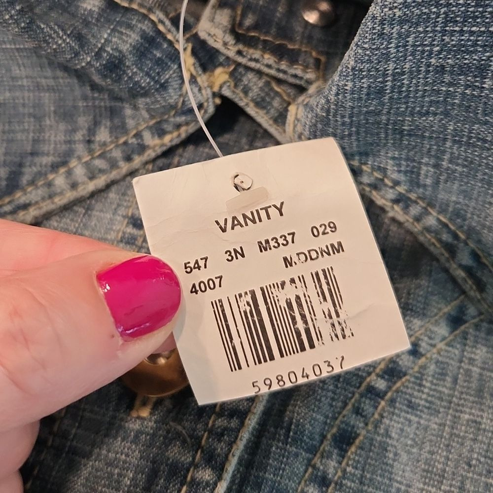 Vanity button down jean jacket size M, new with tags! - Picture 4 of 7